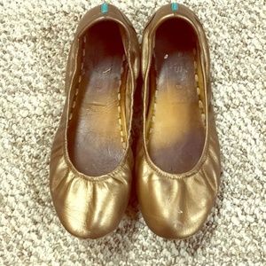 ISO Worn Shoes (Flats, Sandals, Sneakers, etc)!